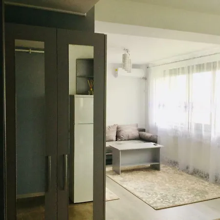 Andreea G *